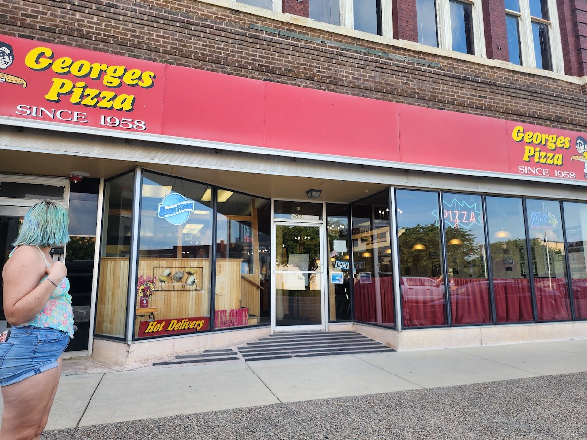 George's Pizza